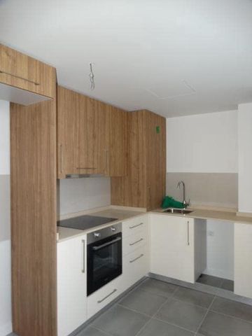 3 bedroom Flat for rent in Alhaurín de la Torre with garage - € 1,200 (Ref: 6005389)