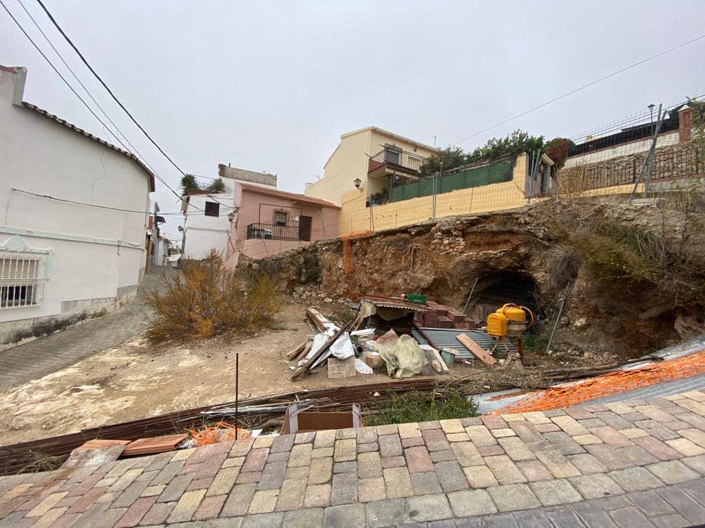 Grunde uden byggetilladelser til salg i Periana - € 32.000 (Ref: 6525679)