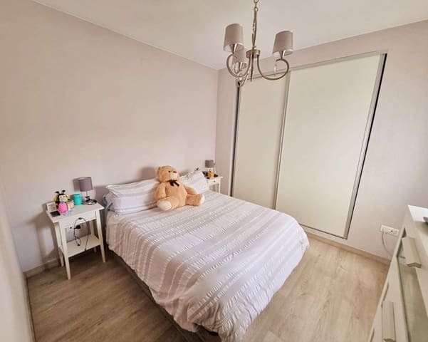 2 bedroom Flat for rent in Alhaurín de la Torre with garage - € 950 (Ref: 7058806)