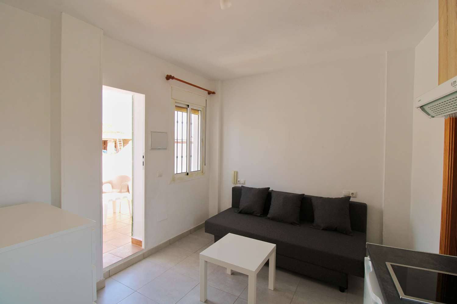 Penthouse for rent in Alhaurin de la Torre - € 600 (Ref: 7754211)