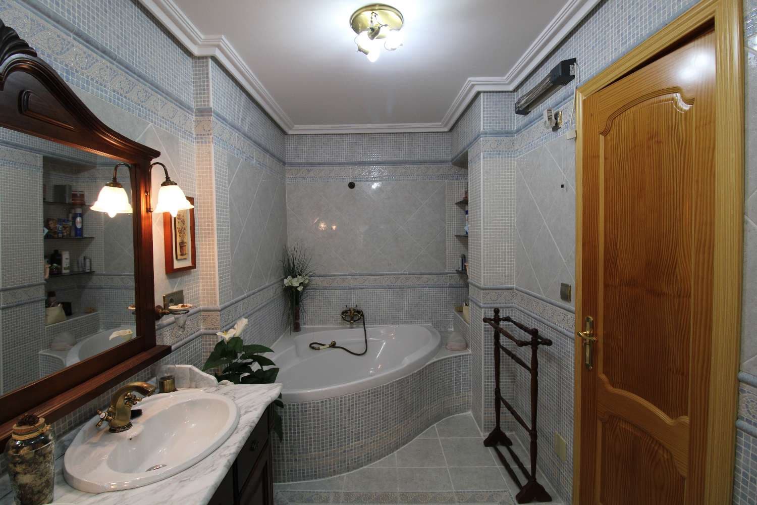 6 soverom Villa til salgs i Alhaurin de la Torre med svømmebasseng - € 598 000 (Ref: 7889930)