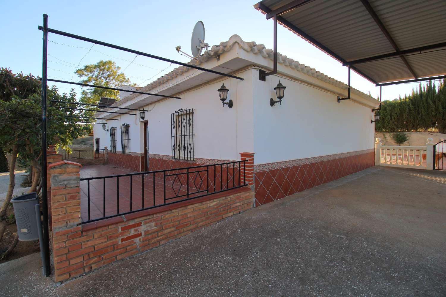 4 soveværelse Finca/Landehus til salg i Pizarra med swimmingpool - € 580.000 (Ref: 7998537)