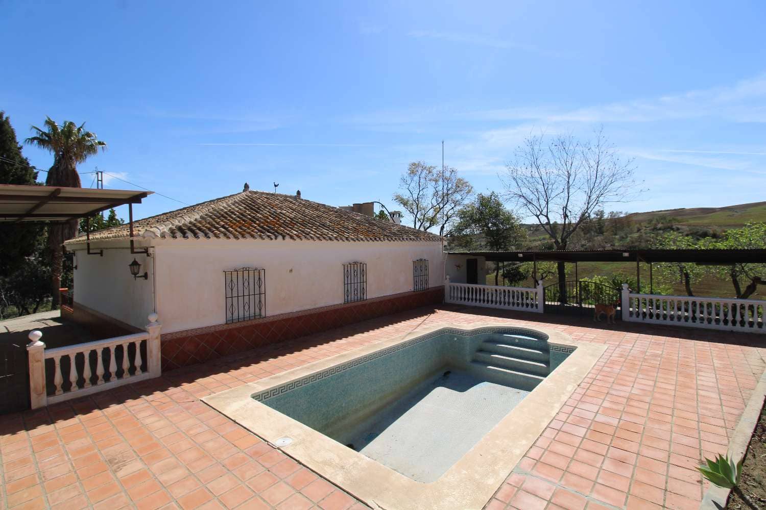 4 soveværelse Finca/Landehus til salg i Pizarra med swimmingpool - € 580.000 (Ref: 7998537)