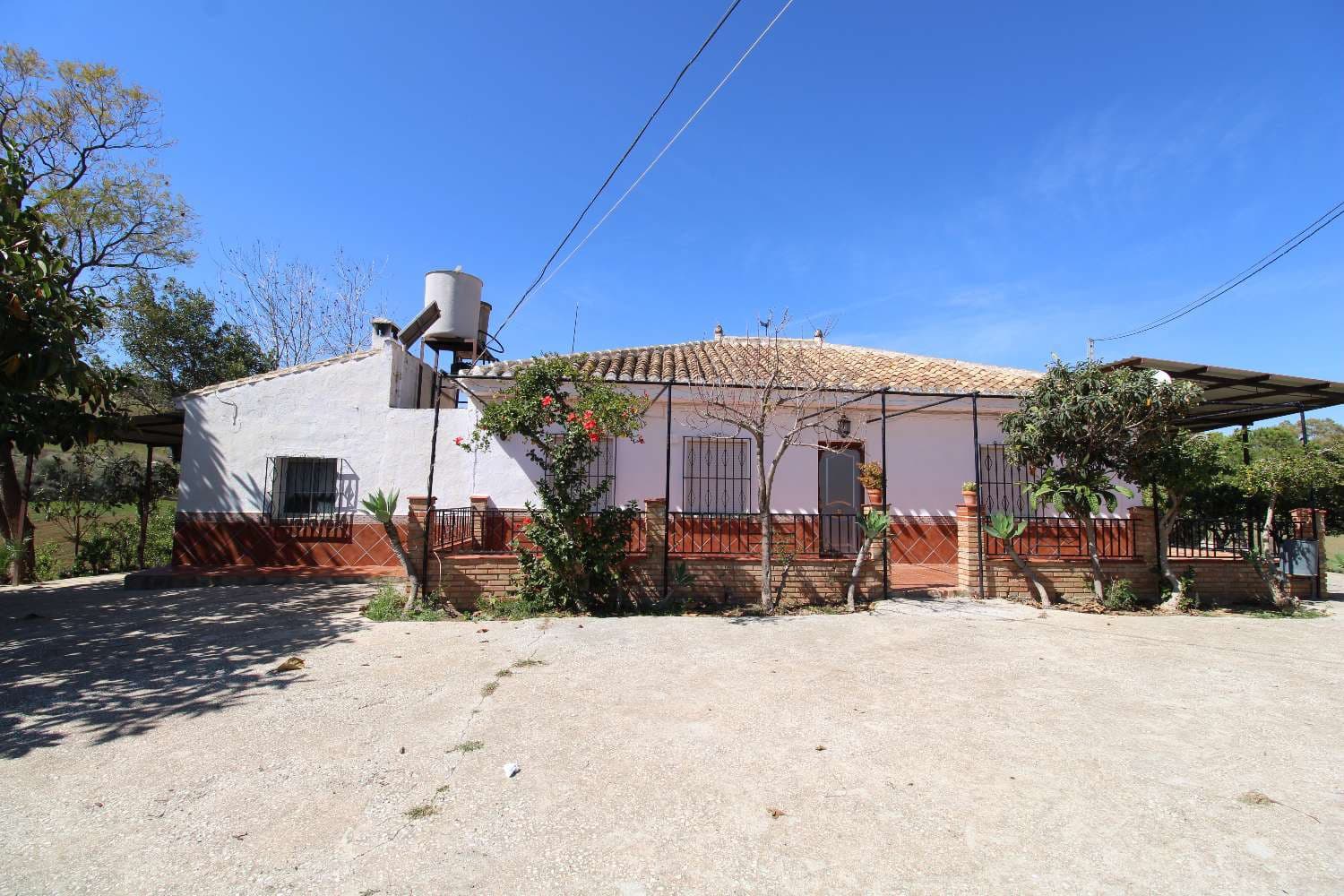 4 soveværelse Finca/Landehus til salg i Pizarra med swimmingpool - € 580.000 (Ref: 7998537)