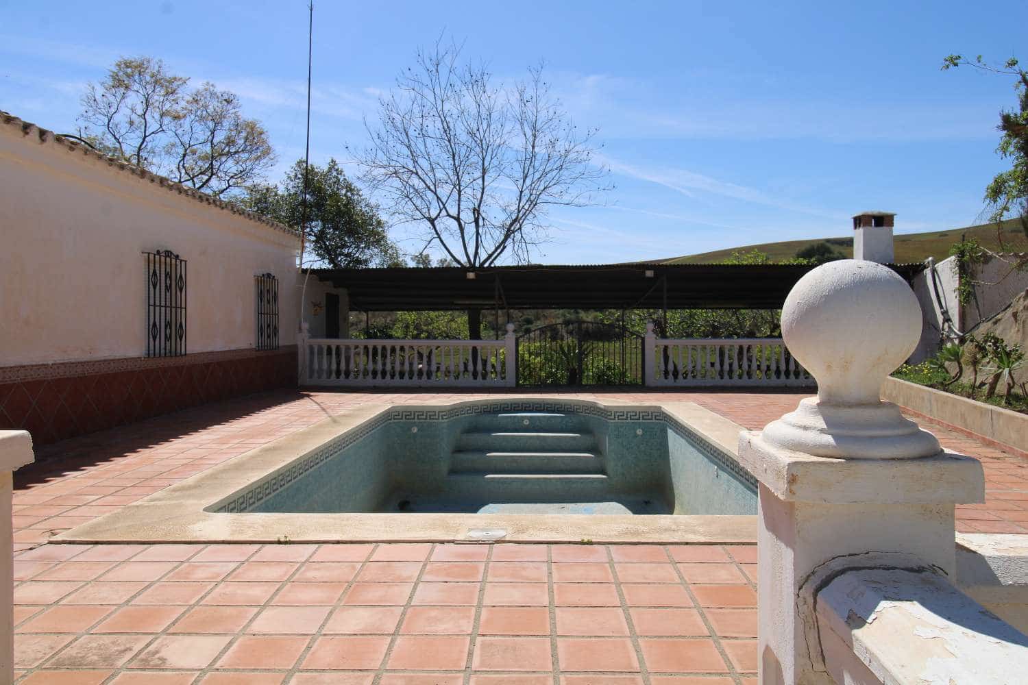 4 soveværelse Finca/Landehus til salg i Pizarra med swimmingpool - € 580.000 (Ref: 7998537)