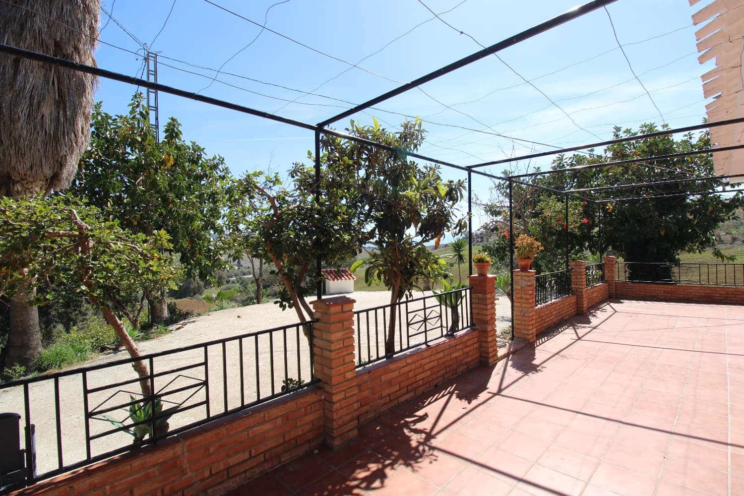 4 soveværelse Finca/Landehus til salg i Pizarra med swimmingpool - € 580.000 (Ref: 7998537)