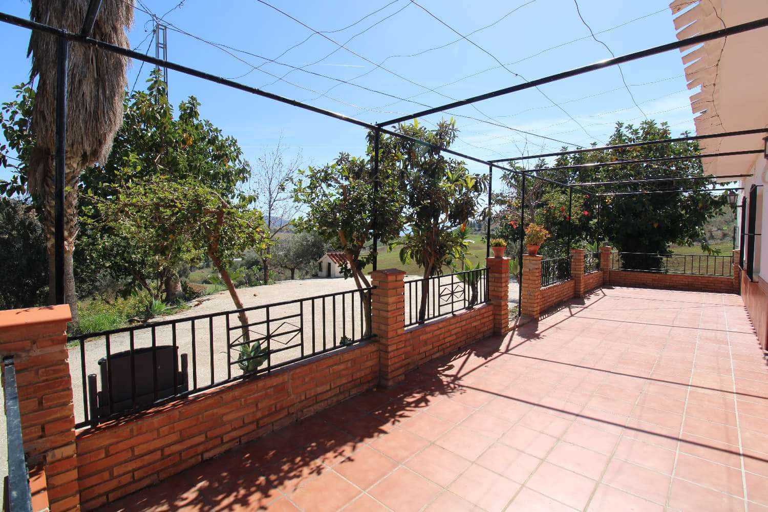 4 soveværelse Finca/Landehus til salg i Pizarra med swimmingpool - € 580.000 (Ref: 7998537)