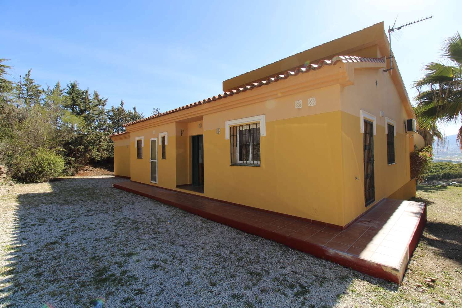 3 bedroom Villa for rent in Alhaurin de la Torre with pool - € 2,300 (Ref: 8165034)