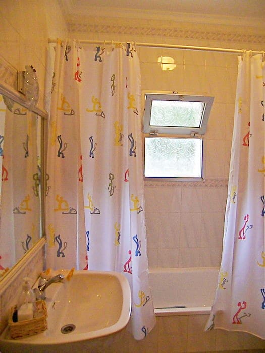 4 Zimmer Villa zu vermieten in Alhaurin de la Torre mit Pool - 2.500 € (Ref: 8511473)