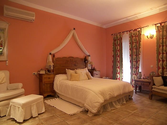 4 Zimmer Villa zu vermieten in Alhaurin de la Torre mit Pool - 2.500 € (Ref: 8511473)