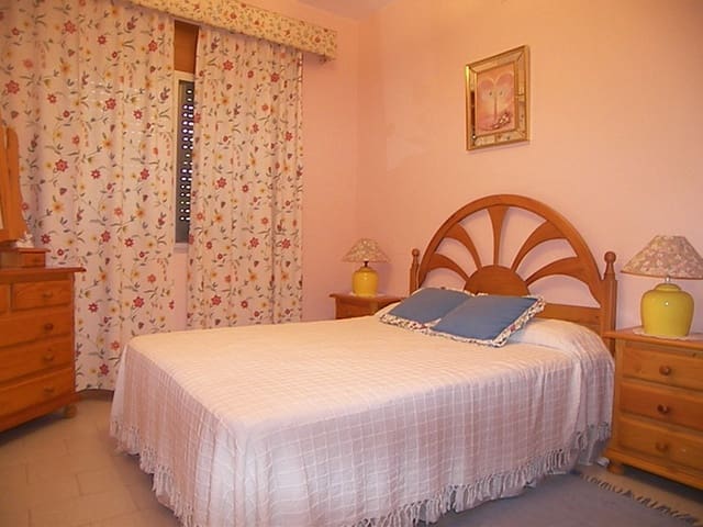 4 Zimmer Villa zu vermieten in Alhaurín de la Torre mit Pool - 2.500 € (Ref: 8511473)
