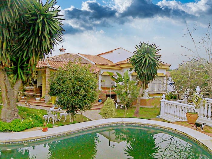 4 Zimmer Villa zu vermieten in Alhaurin de la Torre mit Pool - 2.500 € (Ref: 8511473)