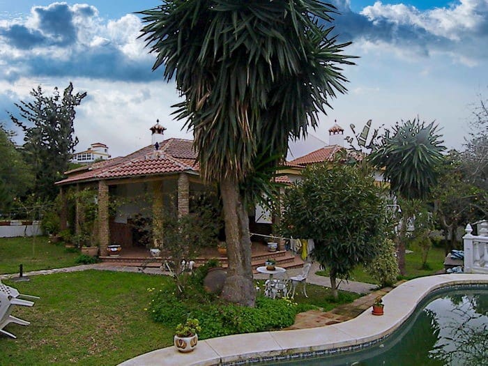 4 Zimmer Villa zu vermieten in Alhaurin de la Torre mit Pool - 2.500 € (Ref: 8511473)