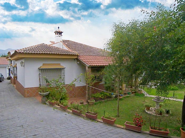 4 Zimmer Villa zu vermieten in Alhaurin de la Torre mit Pool - 2.500 € (Ref: 8511473)