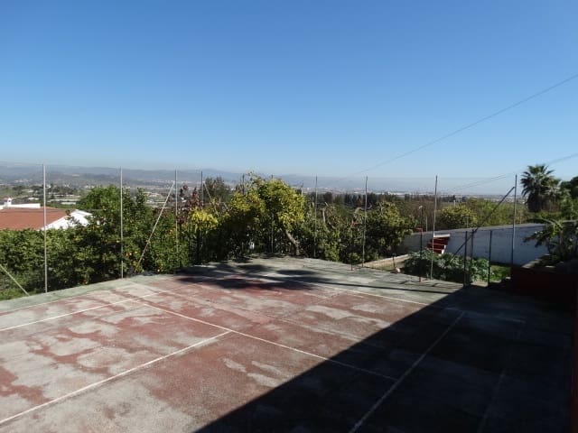 4 soveværelse Villa til salg i Alhaurin de la Torre med swimmingpool garage - € 787.500 (Ref: 8582029)