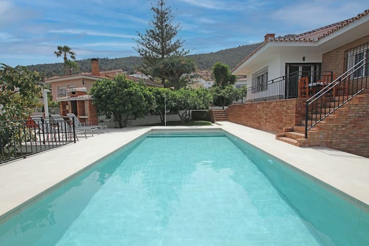 3 bedroom Villa for rent in Alhaurin de la Torre with pool - € 2,500 (Ref: 8662093)