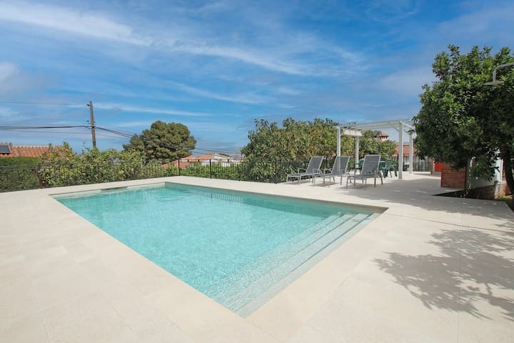 3 bedroom Villa for rent in Alhaurin de la Torre with pool - € 2,500 (Ref: 8662093)