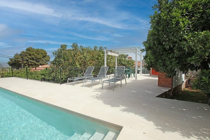 3 bedroom Villa for rent in Alhaurin de la Torre with pool - € 2,500 (Ref: 8662093)