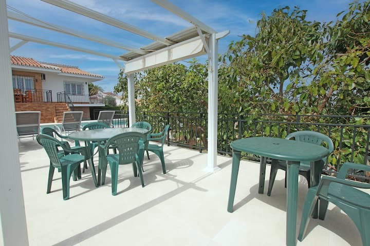 3 bedroom Villa for rent in Alhaurin de la Torre with pool - € 2,500 (Ref: 8662093)