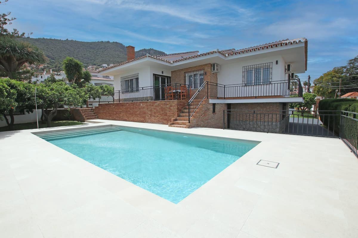 3 bedroom Villa for rent in Alhaurin de la Torre with pool - € 2,500 (Ref: 8662093)
