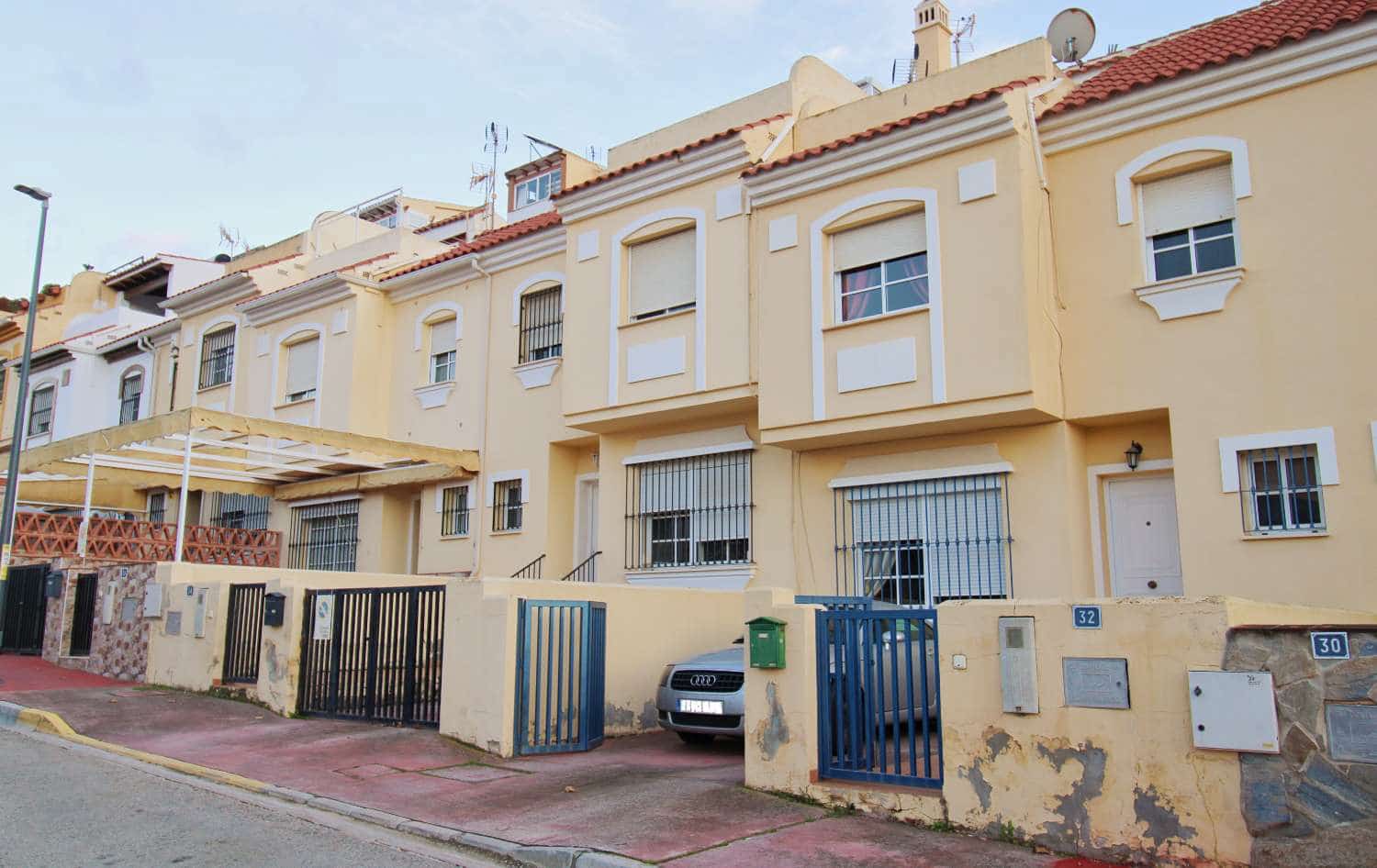 4 soveværelse Rækkehus til salg i Cartama med swimmingpool - € 370.000 (Ref: 8697825)