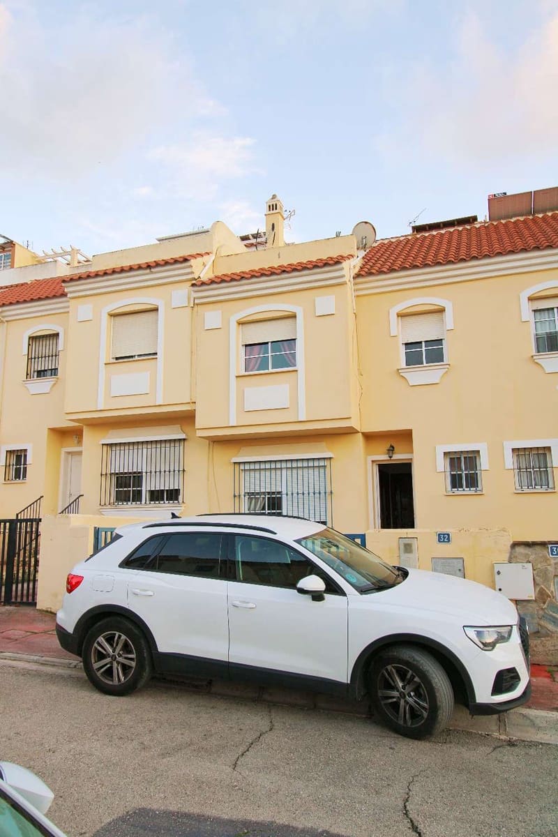 4 soveværelse Rækkehus til salg i Cartama med swimmingpool - € 370.000 (Ref: 8697825)