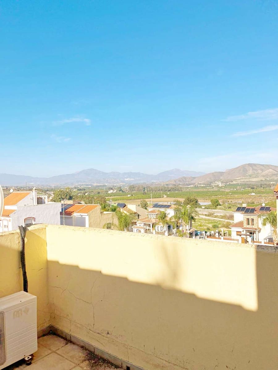 4 soveværelse Rækkehus til salg i Cartama med swimmingpool - € 370.000 (Ref: 8697825)