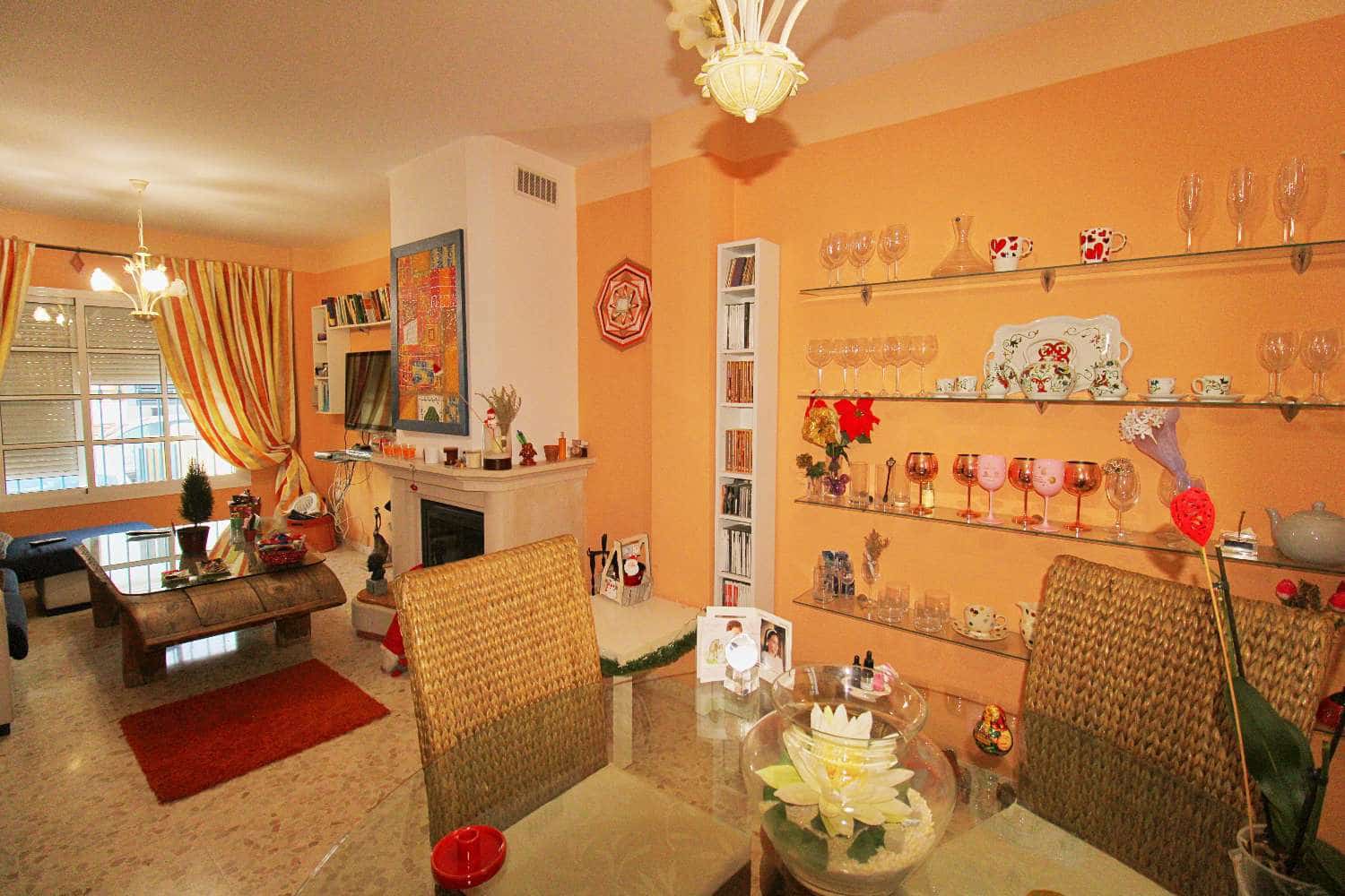 4 soveværelse Rækkehus til salg i Cartama med swimmingpool - € 370.000 (Ref: 8697825)