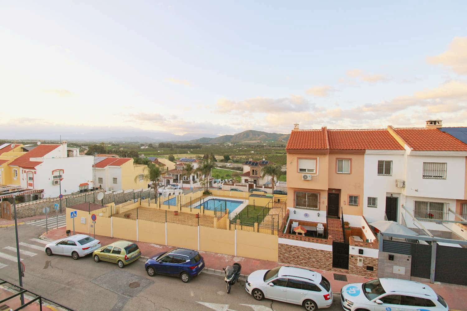 4 soveværelse Rækkehus til salg i Cartama med swimmingpool - € 370.000 (Ref: 8697825)