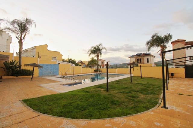 4 soveværelse Rækkehus til salg i Cártama med swimmingpool - € 370.000 (Ref: 8697825)