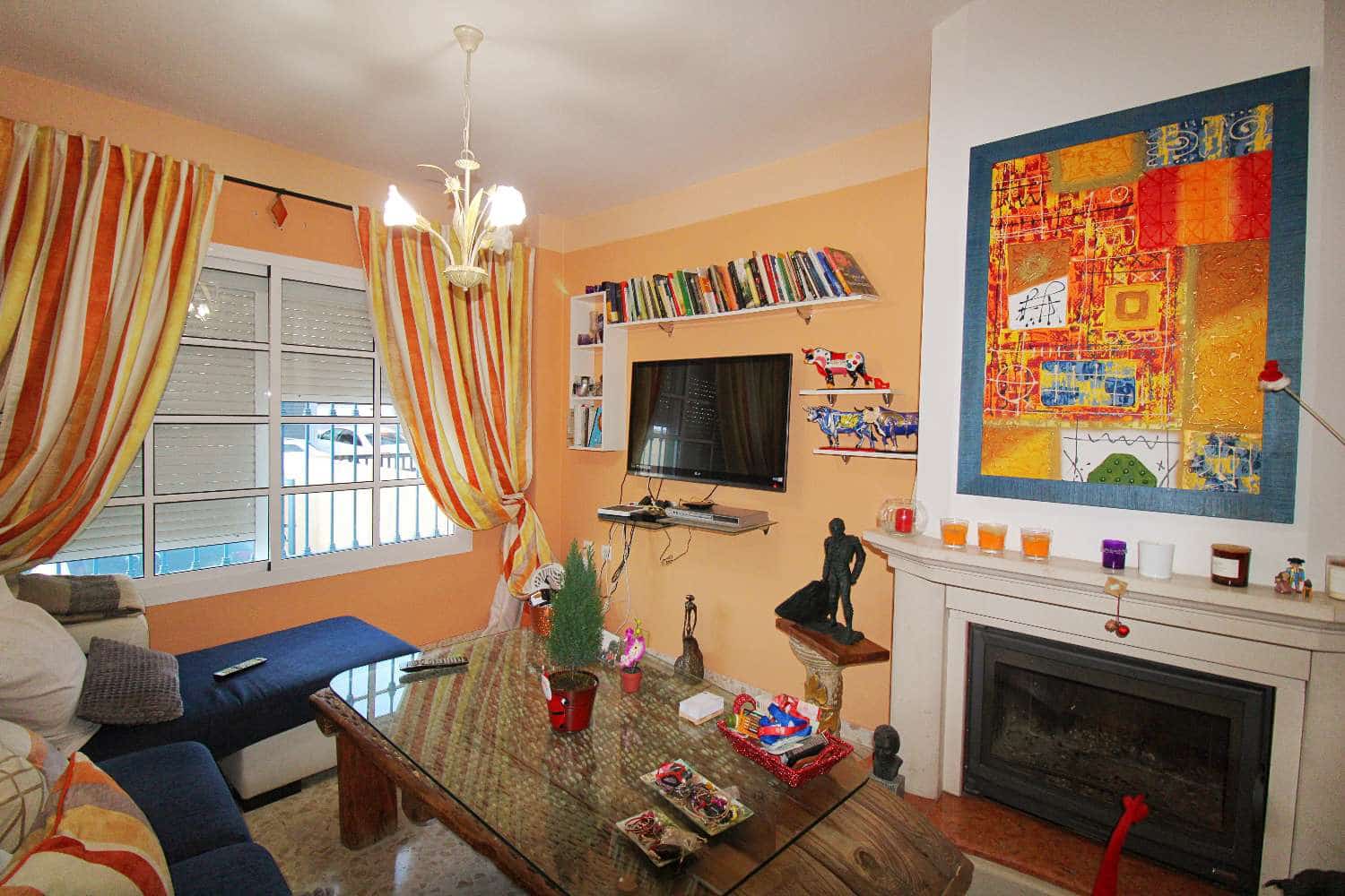 4 soveværelse Rækkehus til salg i Cartama med swimmingpool - € 370.000 (Ref: 8697825)