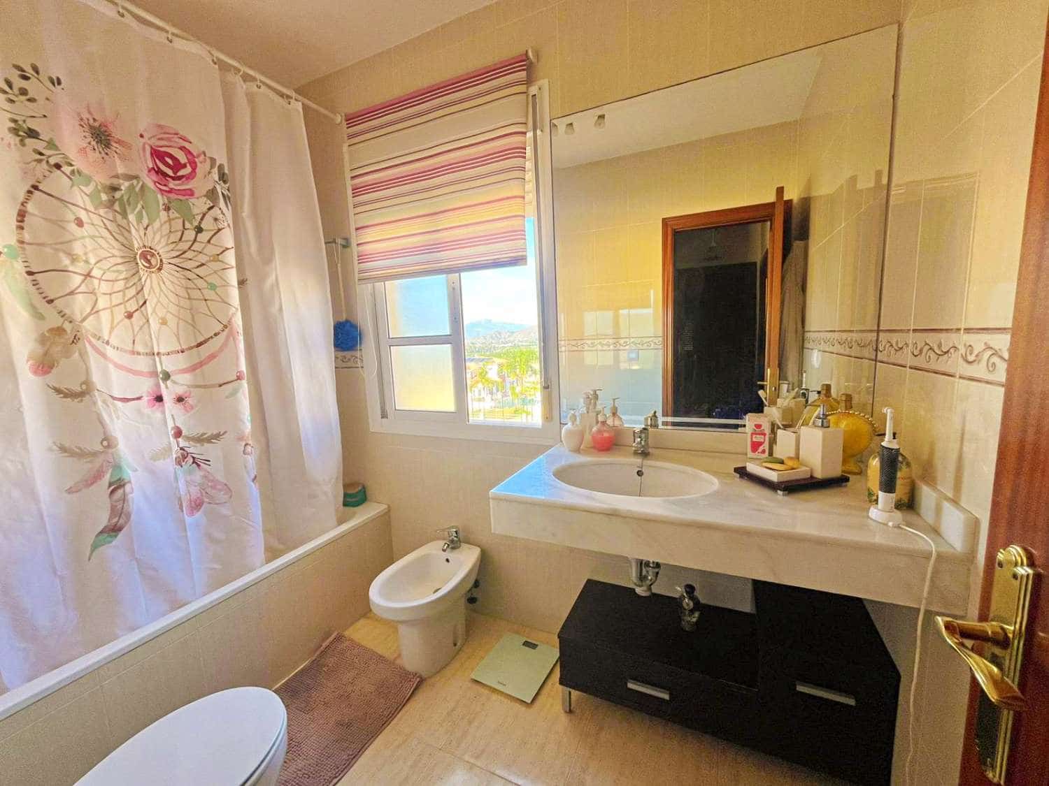 4 soveværelse Rækkehus til salg i Cartama med swimmingpool - € 370.000 (Ref: 8697825)