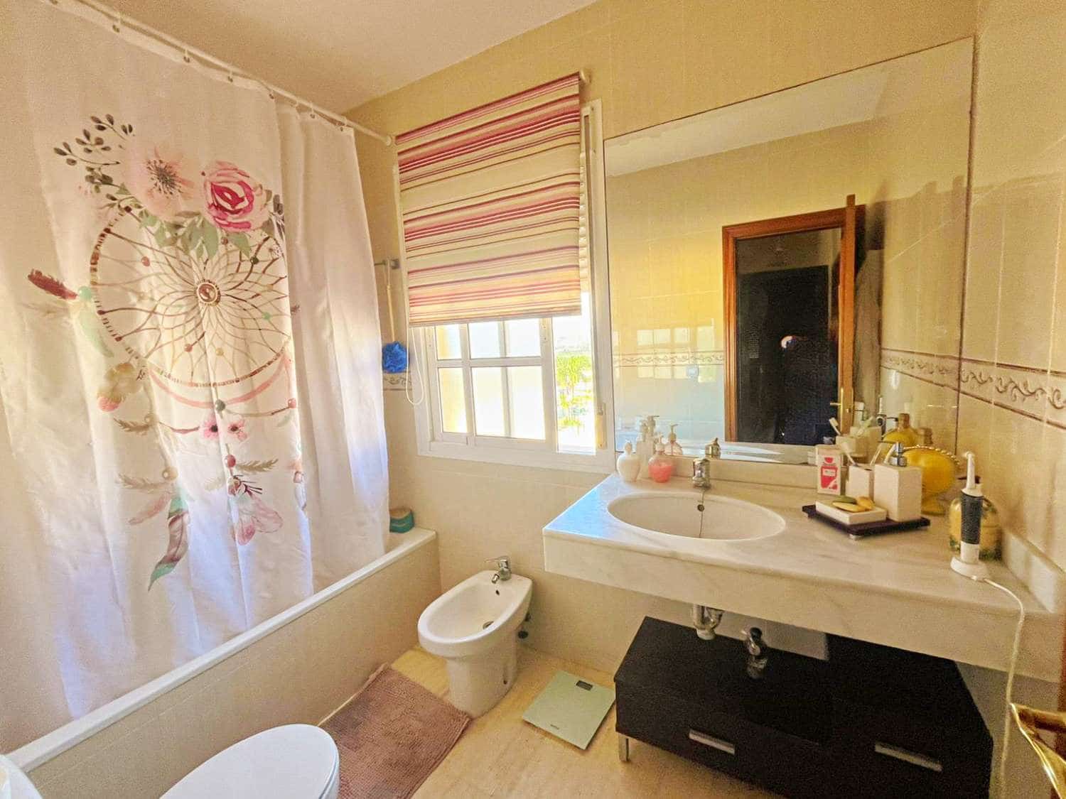 4 soveværelse Rækkehus til salg i Cartama med swimmingpool - € 370.000 (Ref: 8697825)