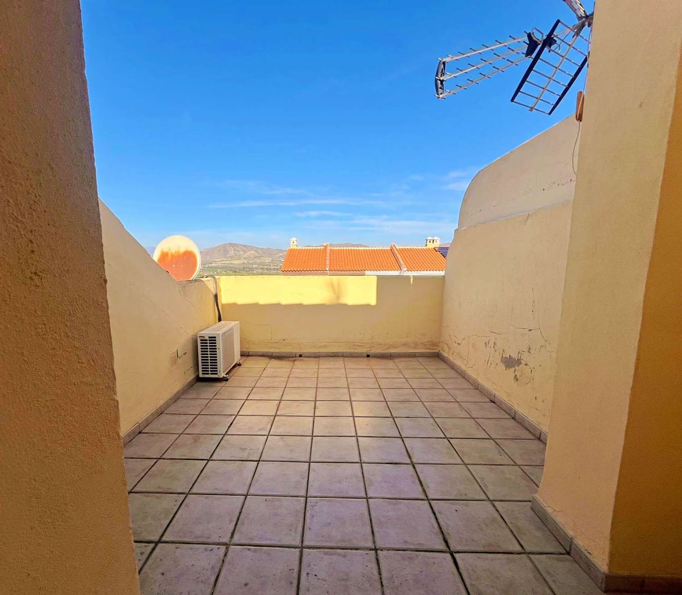 4 soveværelse Rækkehus til salg i Cartama med swimmingpool - € 370.000 (Ref: 8697825)