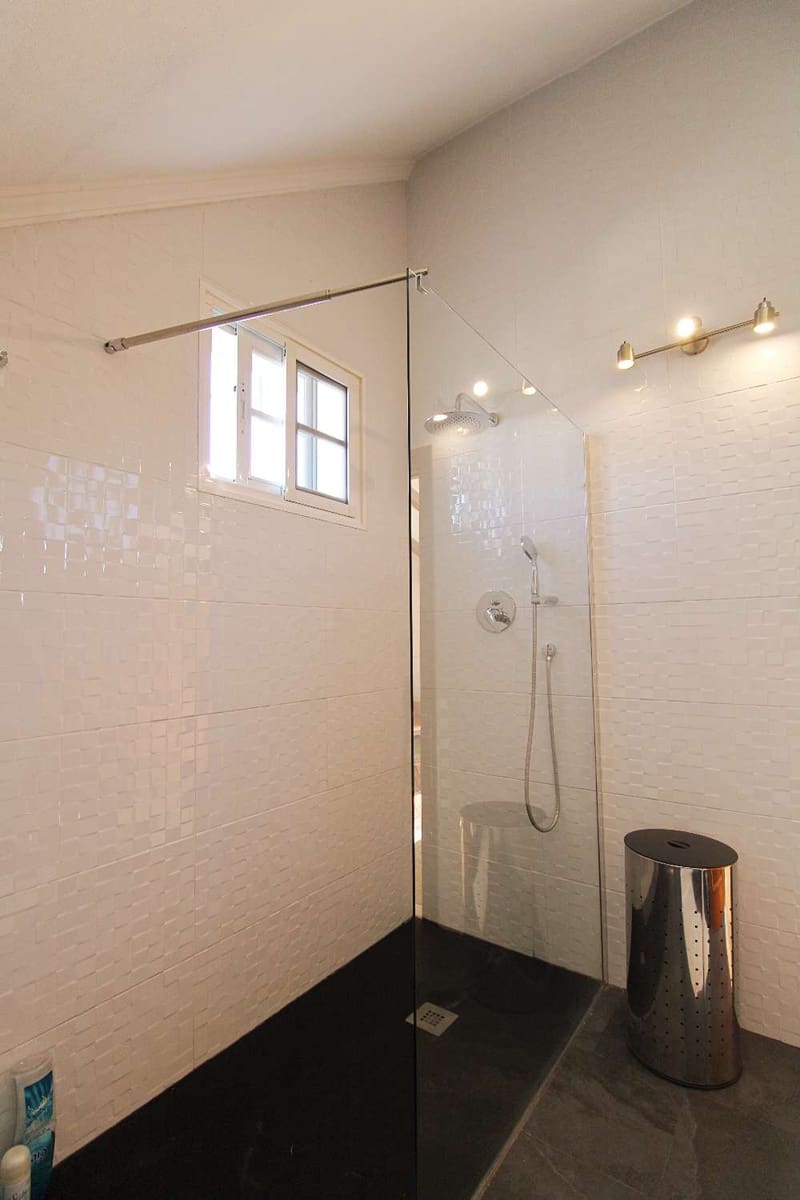 5 sypialnia Willa na sprzedaż w Alhaurin de la Torre z basenem - 650 000 € (Ref: 8743126)