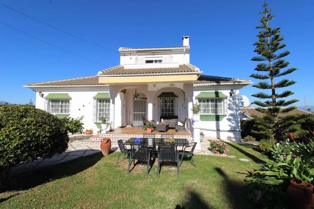 5 Zimmer Villa zu verkaufen in Alhaurín de la Torre mit Pool - 650.000 € (Ref: 8743126)