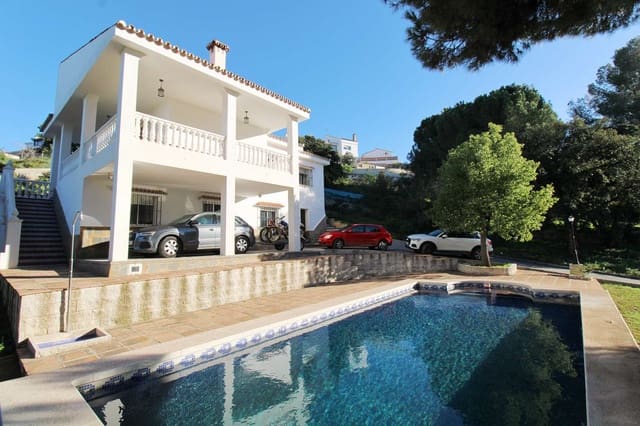 3 Zimmer Villa zu verkaufen in Alhaurín de la Torre mit Pool - 595.000 € (Ref: 8769947)