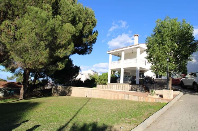 3 Zimmer Villa zu verkaufen in Alhaurín de la Torre mit Pool - 595.000 € (Ref: 8769947)