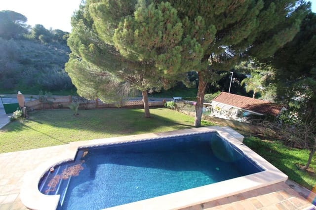 3 chambre Villa/Maison à vendre à Alhaurín de la Torre avec piscine - 579 000 € (Ref: 8769947)