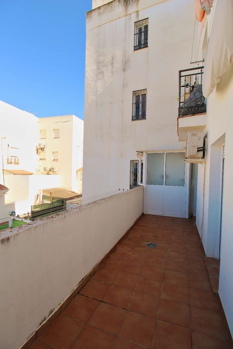3 bedroom Flat for sale in Alhaurin de la Torre with garage - € 320,000 (Ref: 8769948)