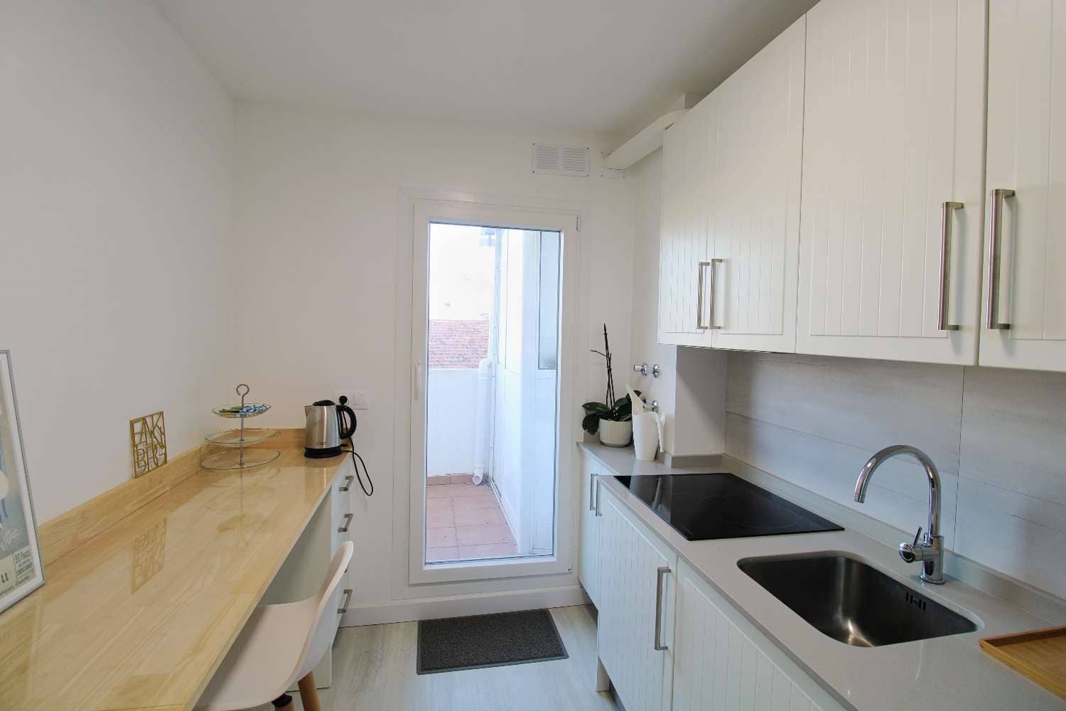 3 bedroom Flat for sale in Alhaurin de la Torre with garage - € 320,000 (Ref: 8769948)