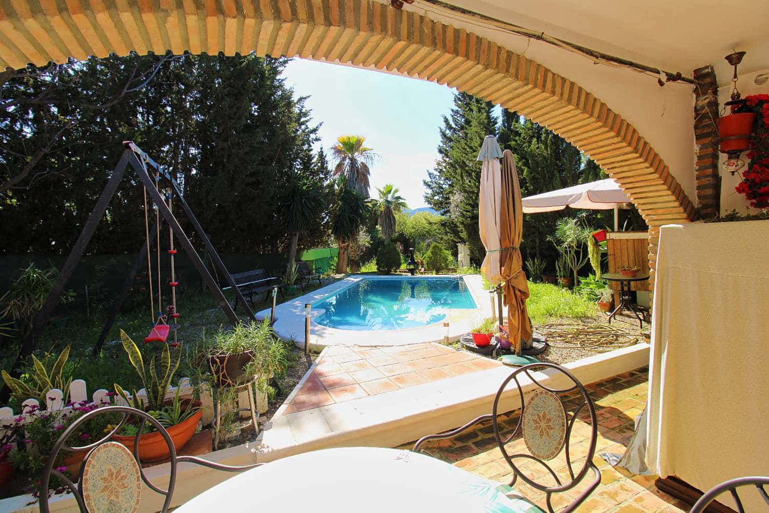 2 soveværelse Finca/Landehus til salg i Alhaurin de la Torre med swimmingpool - € 350.000 (Ref: 8879603)