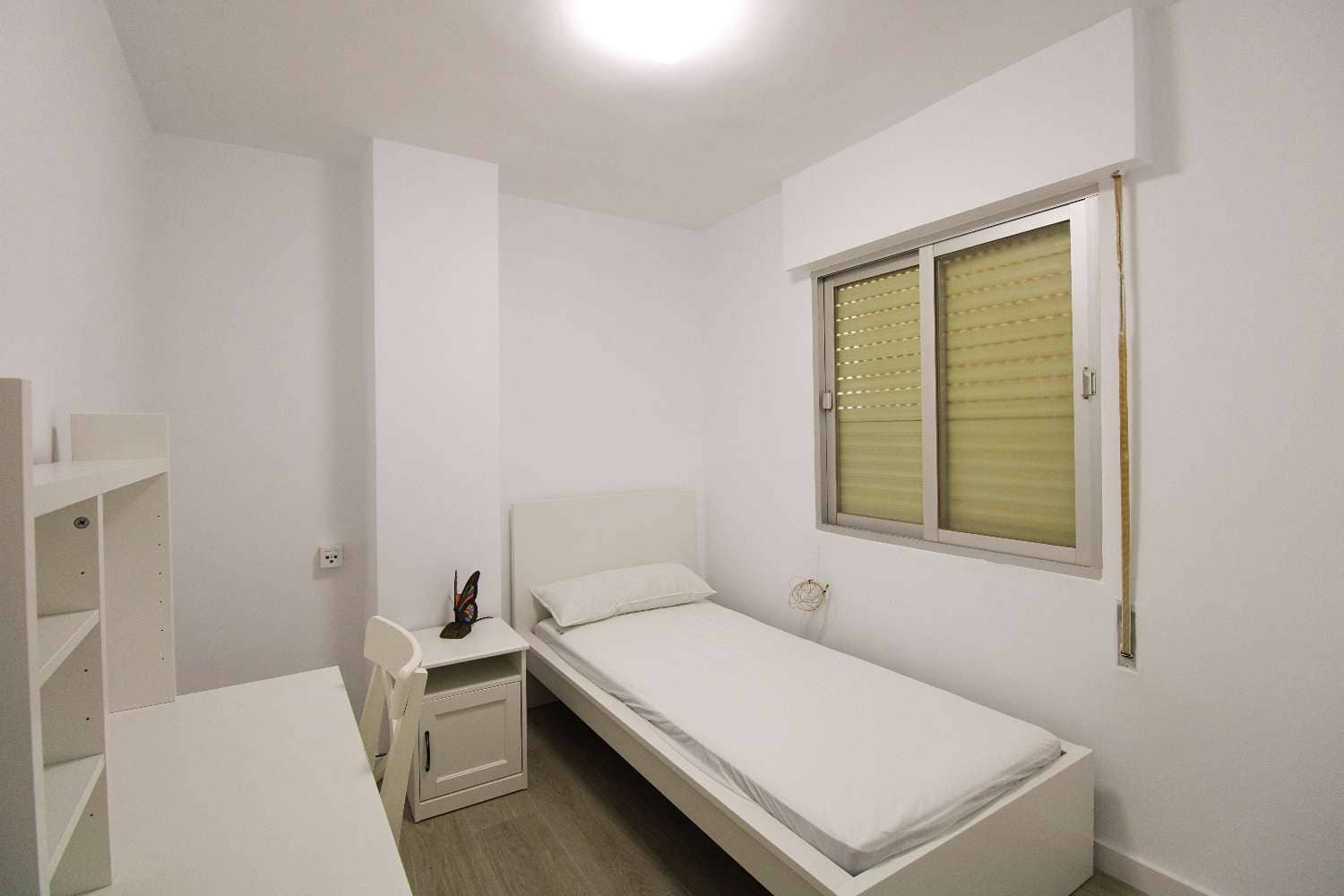 3 soveværelse Lejlighed til leje i Malaga by - € 1.200 (Ref: 8881315)