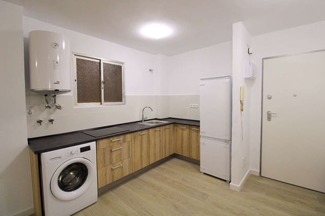 3 soveværelse Lejlighed til leje i El Palo, Málaga by - € 1.200 (Ref: 8881315)