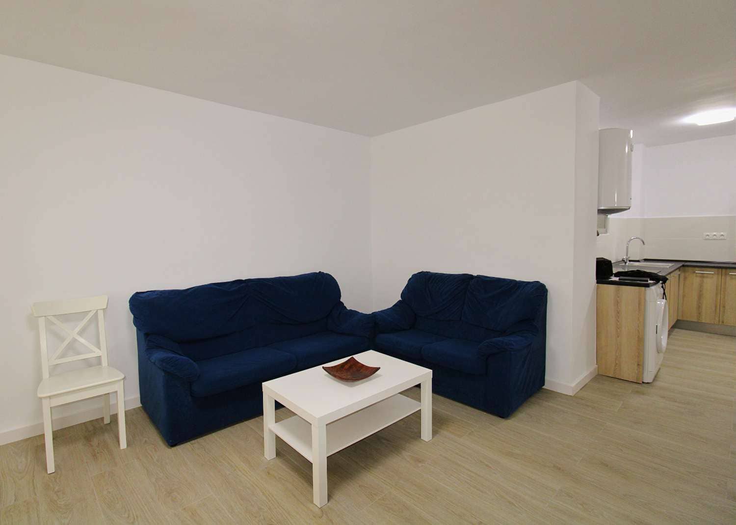 3 soveværelse Lejlighed til leje i Malaga by - € 1.200 (Ref: 8881315)