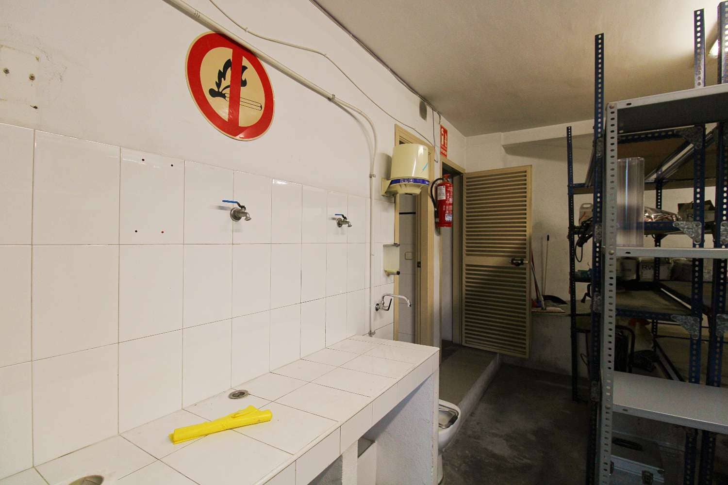 Erhverv til salg i Malaga by - € 360.000 (Ref: 8912691)