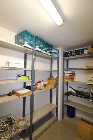 Kommersiell til salgs i Cruz de Humilladero, Málaga by - € 360 000 (Ref: 8912691)