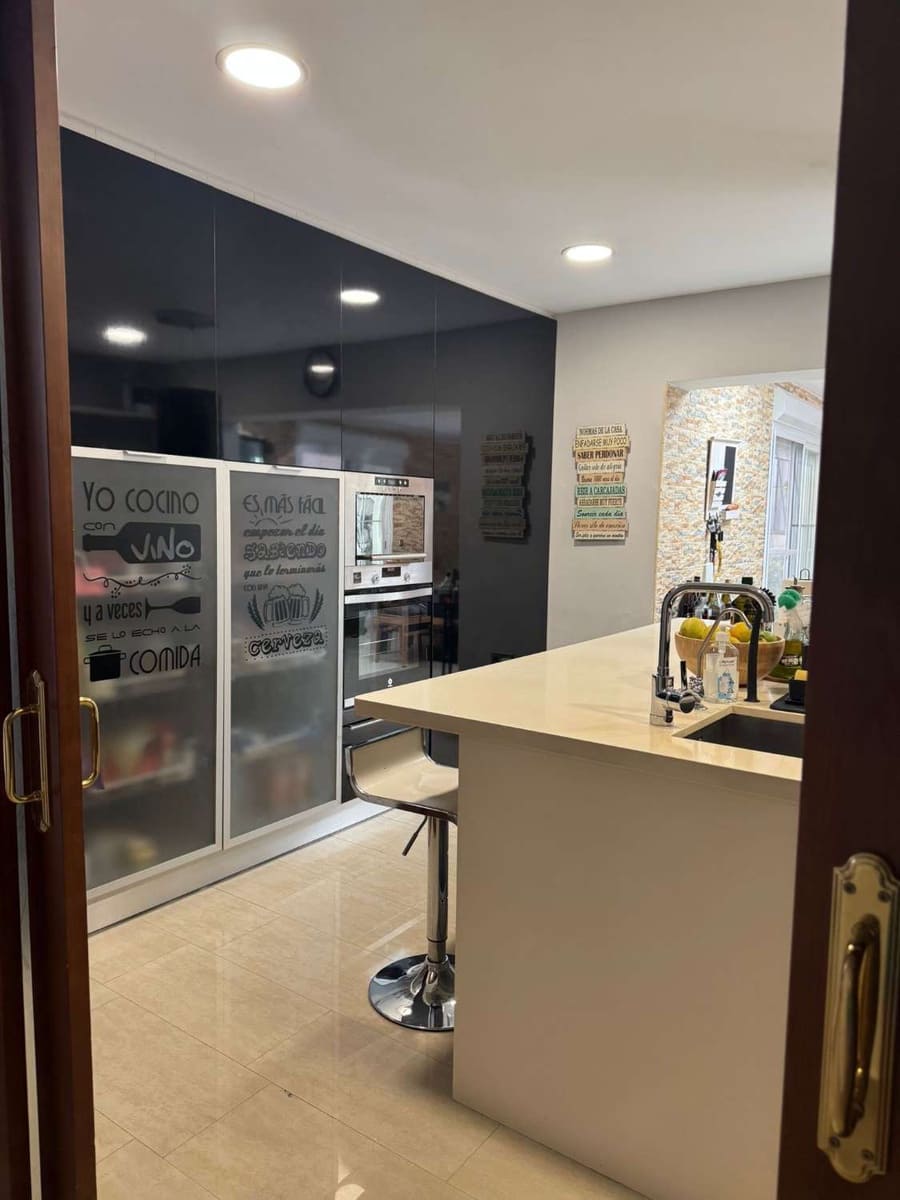 7 quarto Moradia para venda em Alhaurin de la Torre com piscina - 740 000 € (Ref: 9118532)