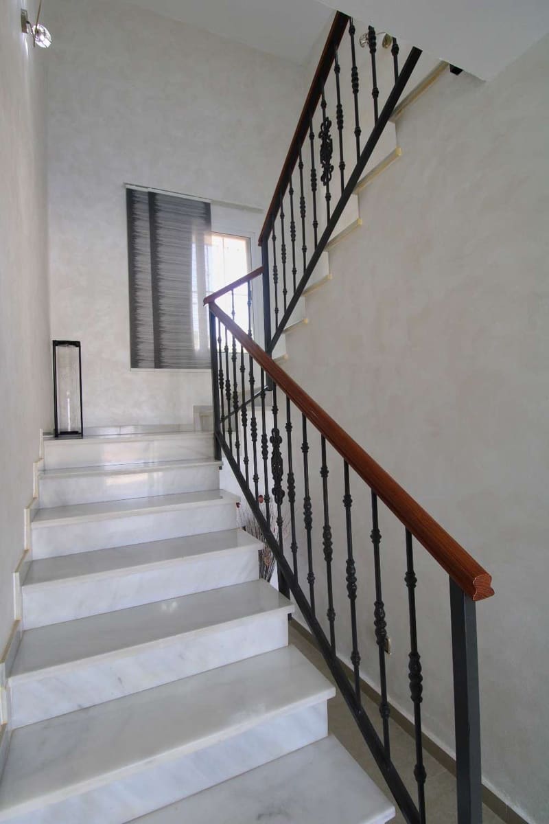 7 quarto Moradia para venda em Alhaurin de la Torre com piscina - 740 000 € (Ref: 9118532)