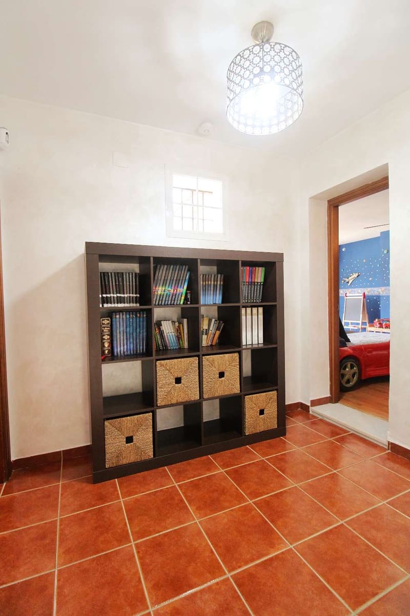 7 quarto Moradia para venda em Alhaurin de la Torre com piscina - 740 000 € (Ref: 9118532)